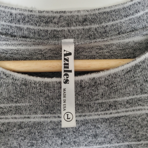 🩰 Large Super Soft Gray Striped Sweater, Made in USA - Picture 2 of 4